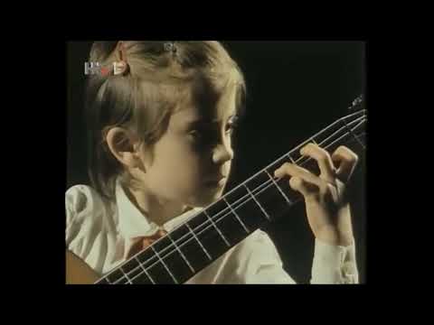 Ana Vidovic but child - Feste Lariane Master of Guitar