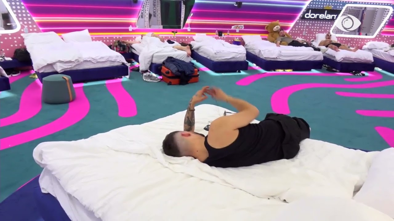 Gimbo puth Selin, banorja largohet: O idiot