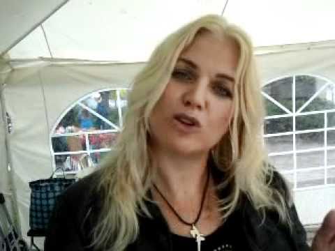 Josefin Glenmark intervjuas av www.angelamonroe.se