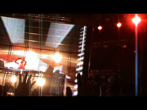 Armin Van Buuren playing Angry Heart Coming Home @ Cacao beach 11.08.2011