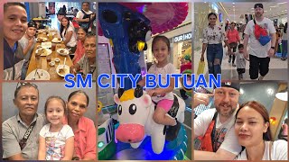 Shopping with my beloved parents and my younger sister 🇵🇭