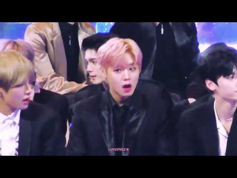 HWANG MINHYUN & PARK JI HOON (WANNA ONE) + V (BTS) MOMENT AT MMA 2017 (HD)