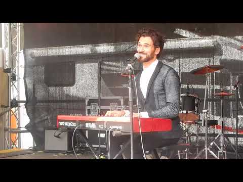 Kraniche (Журавли) ( russisch ) gesungen von Vladimir Korneev