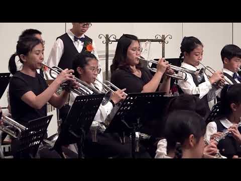 13 謝幕／安可曲 (arr. Doug Adams)：You Raise Me Up／演出人員：111,112,113級／指揮：劉興海