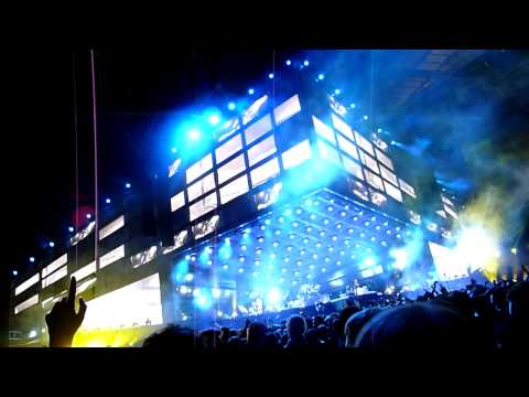 Muse - War Within a Breath riff + Endless Nameless riff (Live at Wembley 2010)