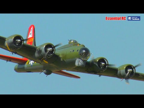 STUNNING AND GIGANTIC !!! GIANT SCALE radio controlled (RC) BOEING B-17 FLYING FORTRESS BOMBER