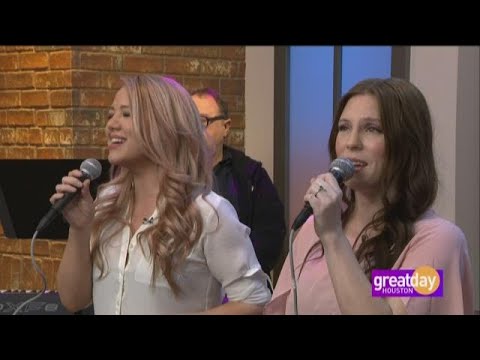 Musical "Side Show" brings the Hilton sisters to life on stage