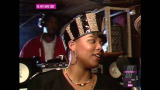 1992: Queen Latifah is interviewed for «Yo! MTV Raps»