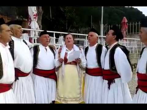 Grupi i bregdetit te Himares " Trokitjen do pres te porta"