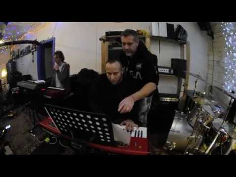 Oskar Rosza s bandom v Skusobni Bunker Music House