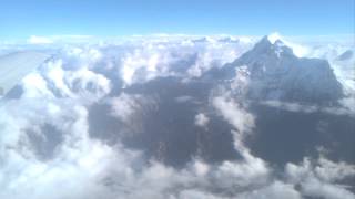 preview picture of video 'Himalayas, Mount Everest mountain flight(2)'