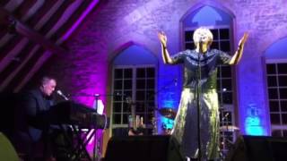 Julia Fordham and Grant Mitchell - I can&#39;t help myself