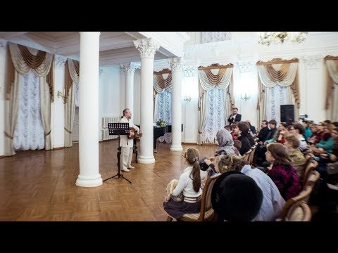 Андрей Котов исполнил на симбирской сцене духовные стихи