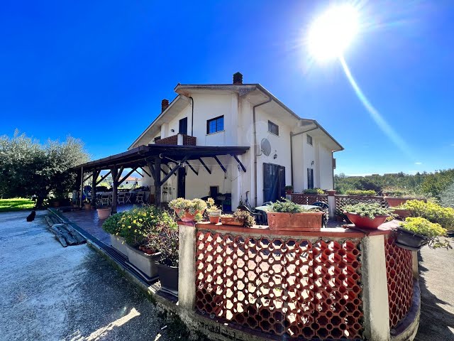 Castelliri Villa in Vendita