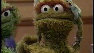 31 Sesame Street   Oscar Tries to Make Irvine Grouchy