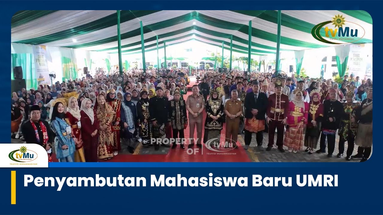 UMRI Gelar PKKMB dengan Pakaian Adat Nusantara