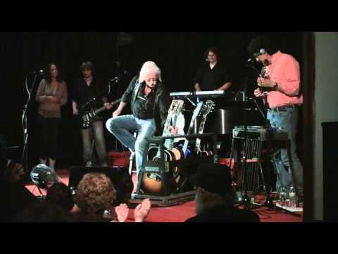 Arlo & Sarah Lee Guthrie May 28, 2011 at the Guthrie Center