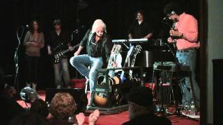 Arlo & Sarah Lee Guthrie May 28, 2011 at the Guthrie Center