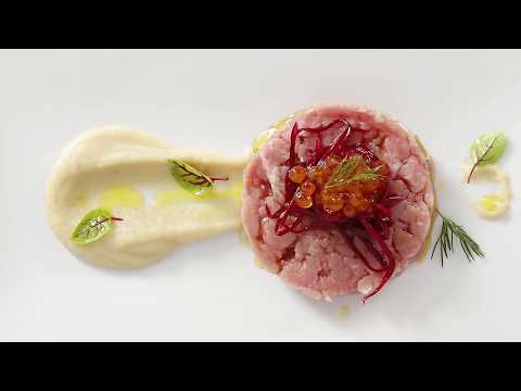 Tartare di vitello su salsa di acciughe e uova di salmone | Chef Marcello Valentino | Sfizioso