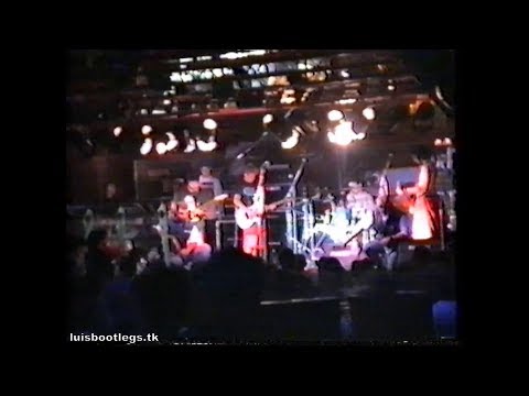 19 NOFX - Hey Jude (The Beatles cover) (1st camera) 1993-06-23 Avilés, Spain - Quattro rare