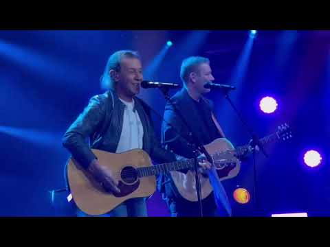 Die Ausseer Bradlmusi mit dem "Tanzl in G" und Albert Hammond beim Aufsteirern in Graz