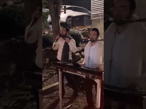 Singing the popular ‘Kudsha Brichu’ from @shleppingnachas in Yiddish! #jerusalemtemple #jerusalem