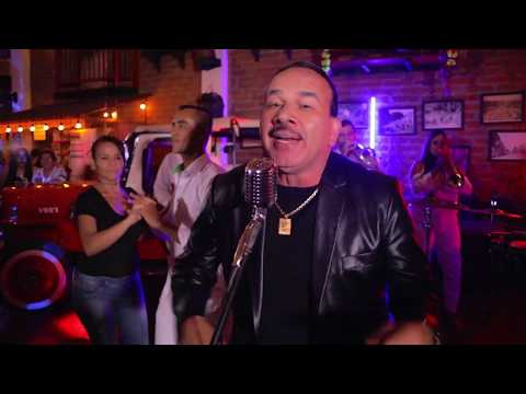 Por Esa Mujer  -   El Charrito Negro