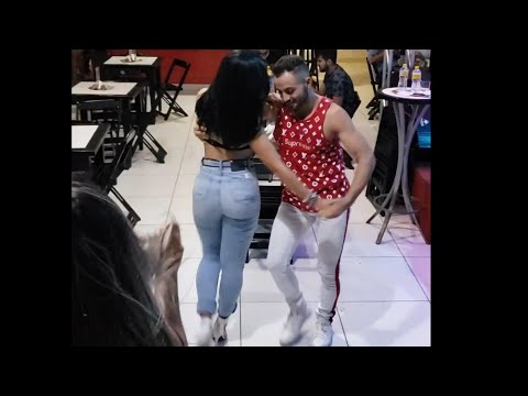 Ralando Coxa Com Coxa video