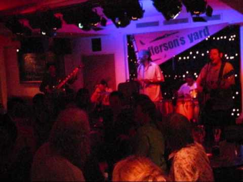 Jefferson's yard plays Rock Guajiro live in oscars Esslingen