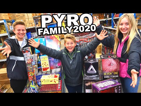 FAMILY at PYROLAND - New Year's Eve 2020/21 EXCITEMENT is about to begin 🤣 Ash and Max | TipTapTube