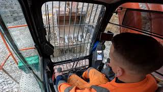 Hitachi 870 loading blasted rock...