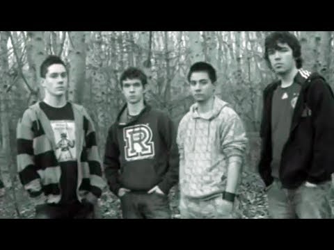 どこでこの古い写真を見つけたの？ (Where Did You Find This Old Picture?)