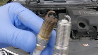 How to Replace the Spark Plugs on a Lincoln MKX