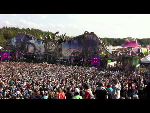 Laidback Luke @ Tomorrowland 2011 - Cry (Just A Little)  (HD)