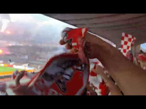 SSC BARI - CAGLIARI CALCIO: 0-1. IL MOMENTO MAGICO DELL'INNO  CANTATO DAI 60.000 SPETTATTORI 🏟️⚪🔴