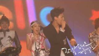 [HD] 030110 Close-up Fancam CyMuAwards G-Dragon &amp; Sandara Park - Hello