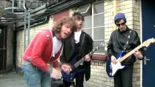 13P1-01 Music video - Butch Walker - Too Famous to get fully dressed