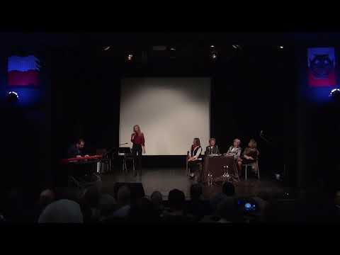 "Lato ucieka" ;) piosenka dla pani Ewy Iskry podczas spotkania autorskiego "Pal się ogniu jasno"