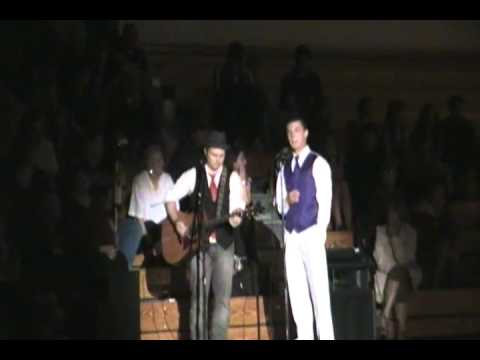 Ethan Enstad Sings Good Riddance at Goldendale Homecoming Corination