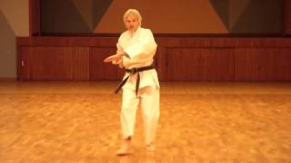 preview picture of video 'Heian Nidan, Kata de base - Video sur le Karate-do style shotokan par Kurodo'