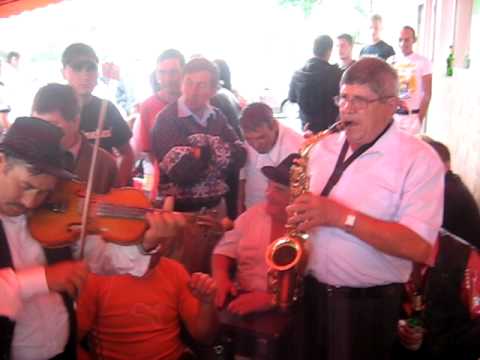 20 - Sarbatoare la Craiesti Mures - 31 iulie 2011 - Cununa spicului de grau -   MVI_3349.AVI