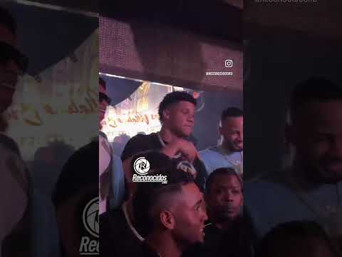 JUAN SOTO DISFRUTANDO EN DISCOTECA DE RD🔥😱/ EL ALFA CANTANDO EN VIVO & JUAN SOTO🥶