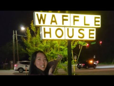 Minha opinião comendo na waffle house.