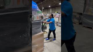 Download lagu A day in the life of a warehouse worker! mp3