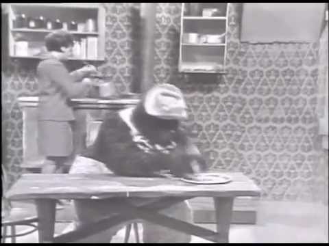 The Magic Circle Club -- Claude Clumsy Chapter 1 - A Smashing Time