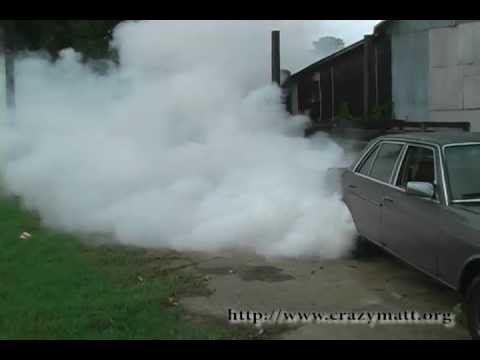 Destruction of a 1983 Mercedes 300D w123