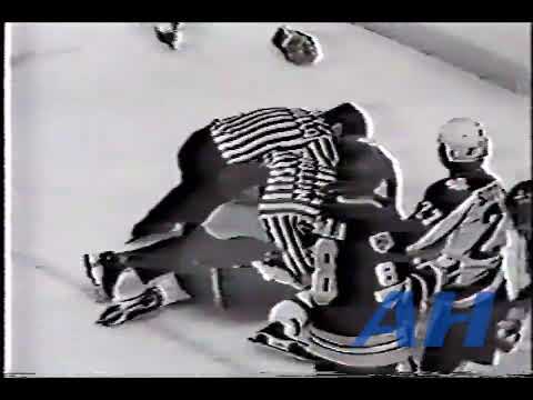 NHL Oct. 28, 1978 Dave Hutchison,TOR v Al Secord,BOS x4 Clips Toronto Maple Leafs Boston Bruins