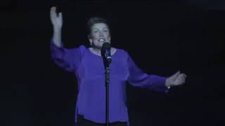 HELEN REDDY - CANDLE ON THE WATER LIVE! - from the Disney film PETE&#39;S DRAGON