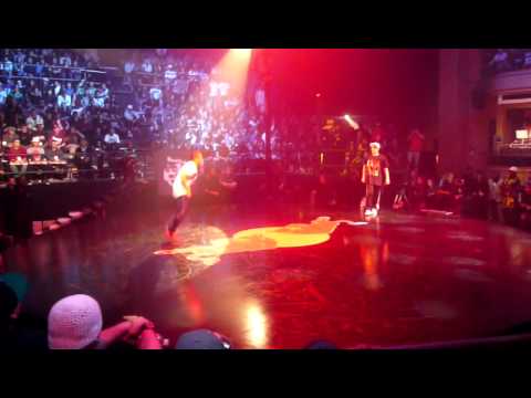 Red Bull BC One 2009 - Lilou vs. Kolobok