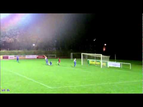 Adnan Zeneli (VfL Germania Leer) trifft zum 2:0 gegen BW Borssum